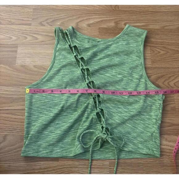 Divided Green Crop Top Size Large - Picture 3 of 5